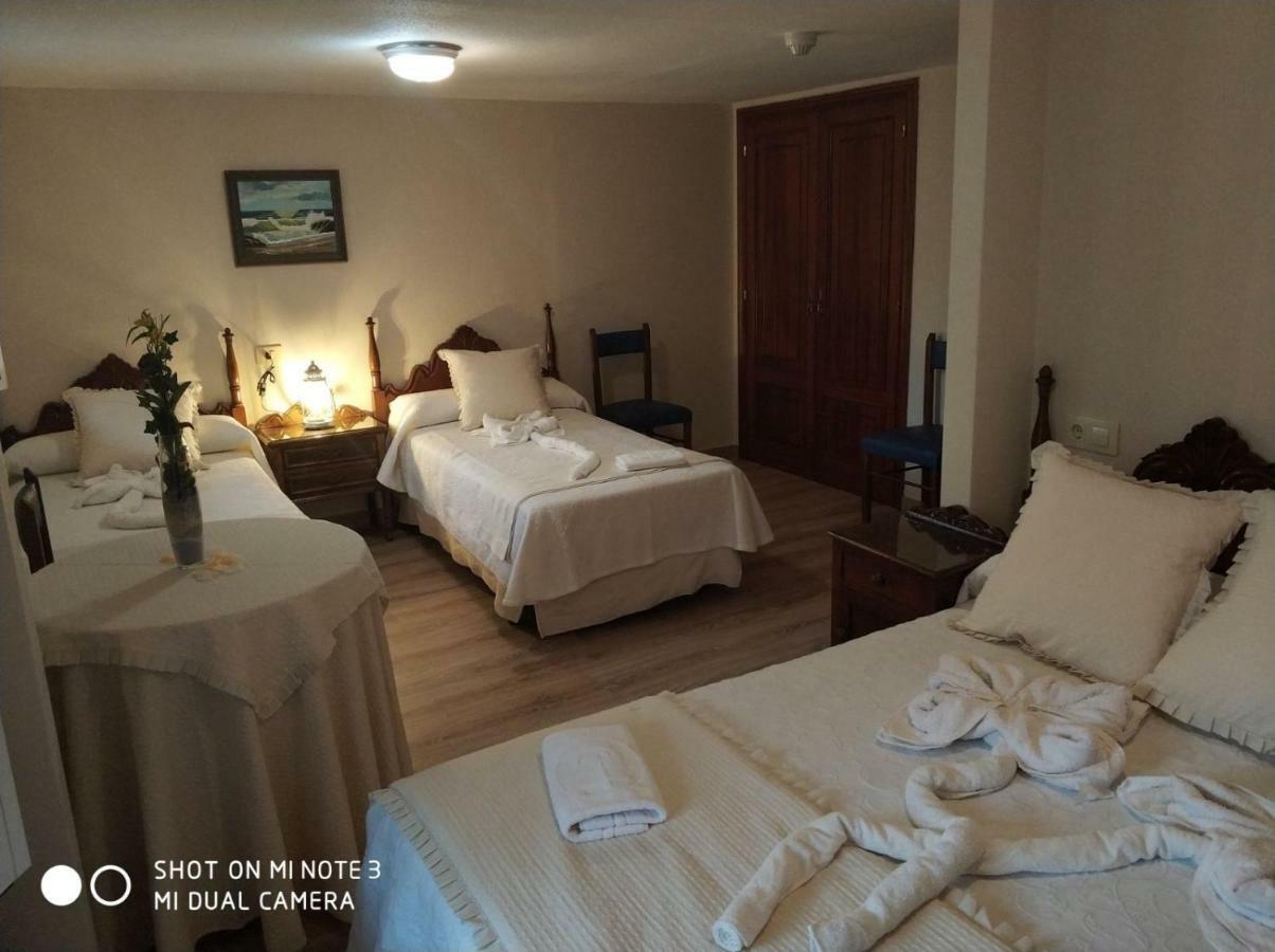 Pension Pura Cuntis Kültér fotó